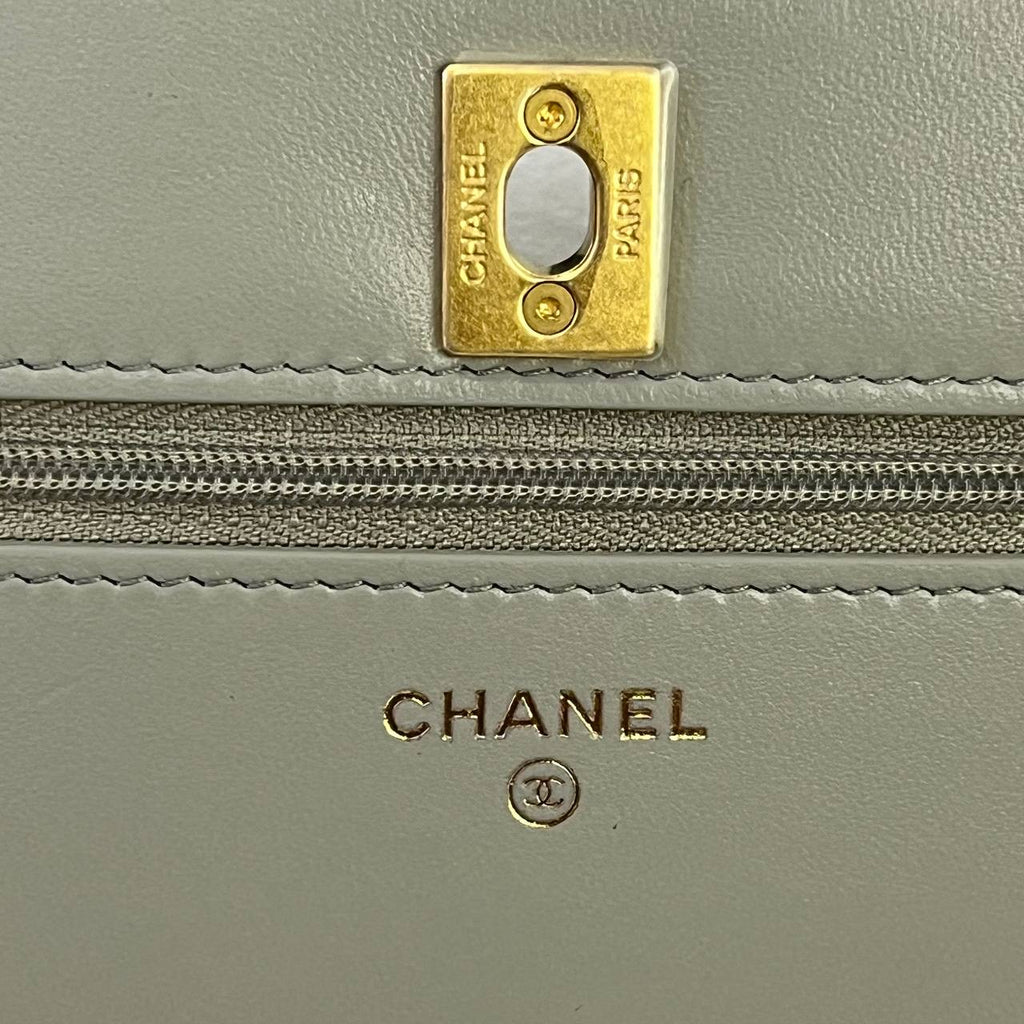 [PRE LOVED] Chanel Pearl Crush WOC in Light Gray GHW (microchipped)