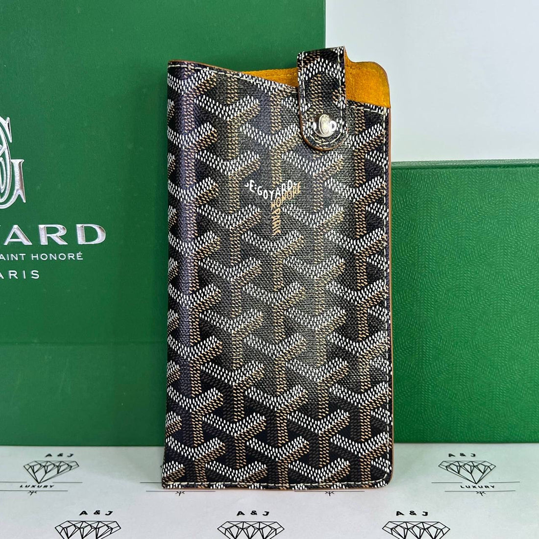 [PRE LOVED] Goyard Montmartre GM Case in Tan (2025)