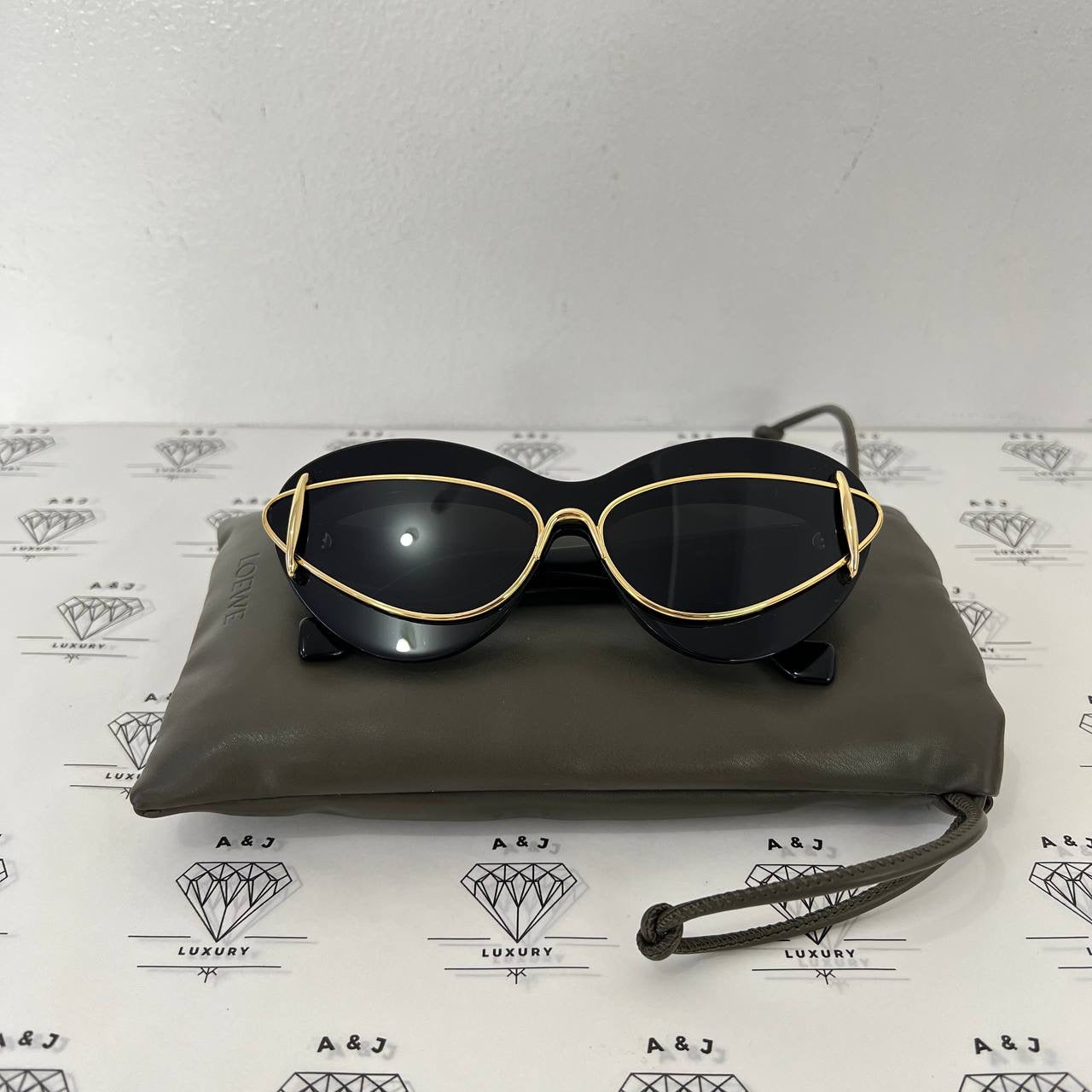 [PRE LOVED] Loewe Cateye Double Sunglasses in Black