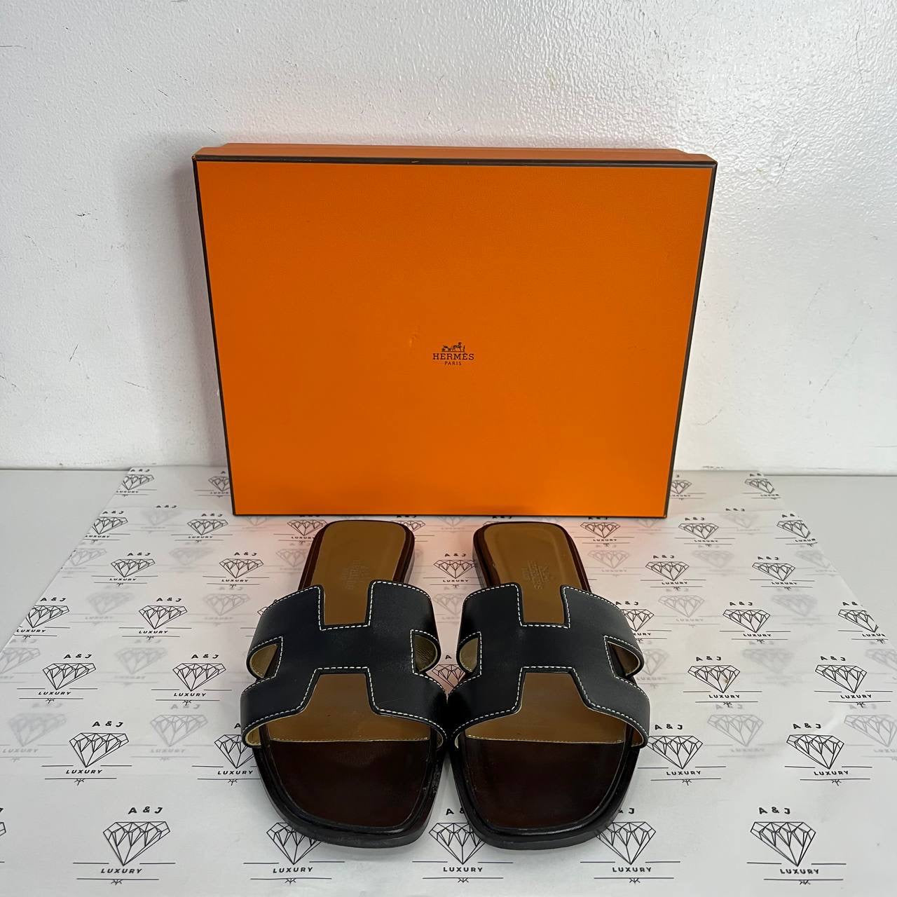 [PRE LOVED] Hermes Oran Sandals in Black Size 38EU
