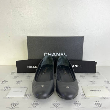 [PRE LOVED] Chanel Cap Toe Kitten Heels in Black Size 39EU