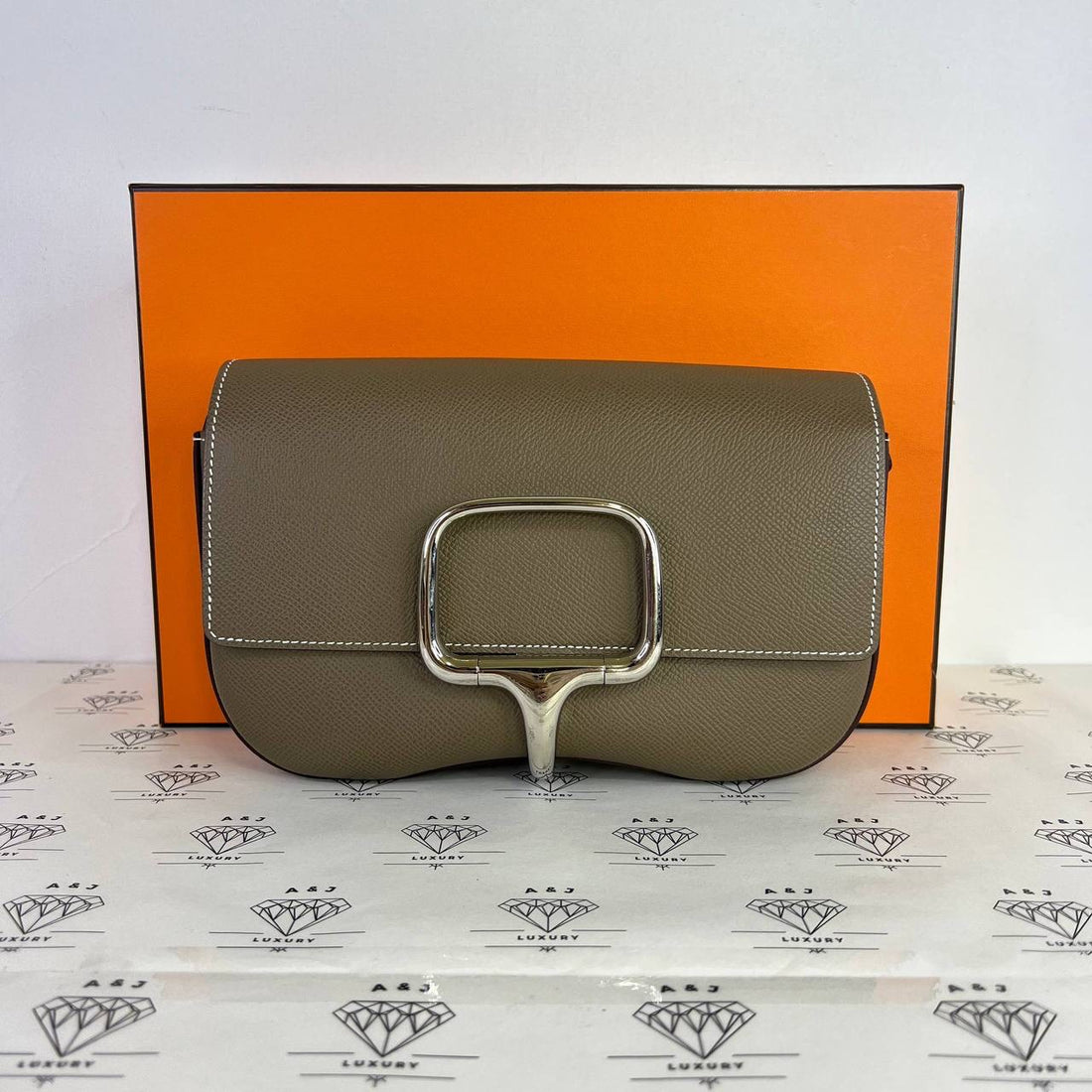 [PRE LOVED] Hermes Della Elan in Etoupe Epsom Leather PHW (Stamp B - 2023)