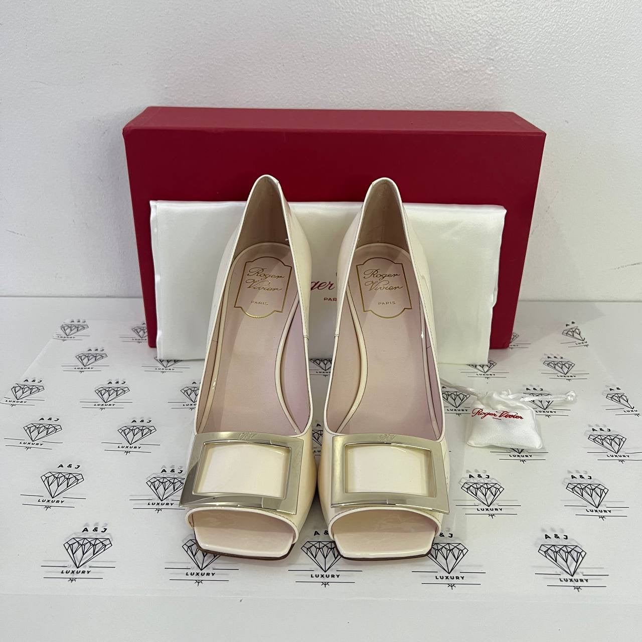 [PRE LOVED] Roger Vivier Belle Vivier Metal Buckle Pumps in White Patent Leather Size 39EU