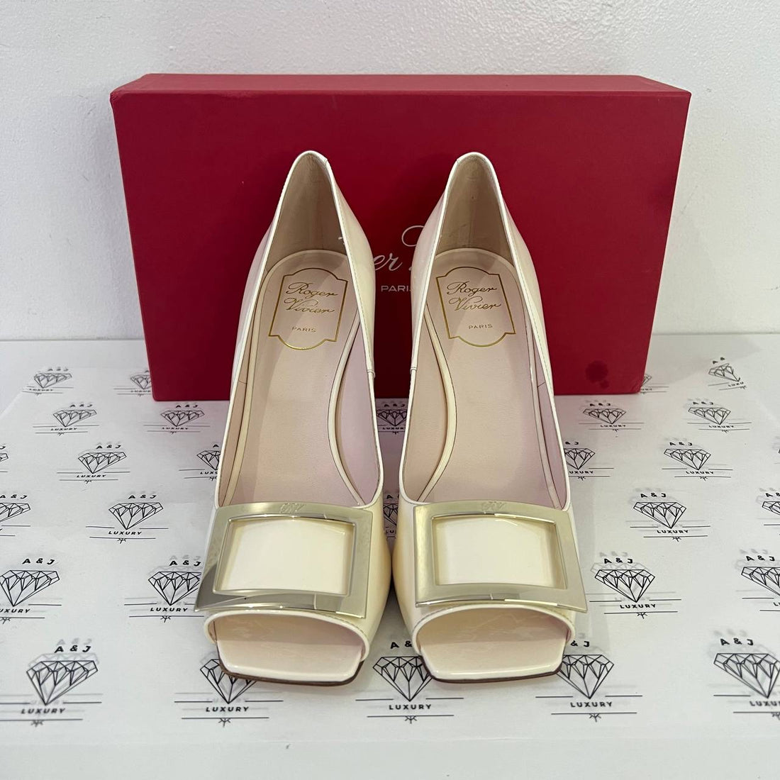 [PRE LOVED] Roger Vivier Belle Vivier Metal Buckle Pumps in White Patent Leather Size 39EU