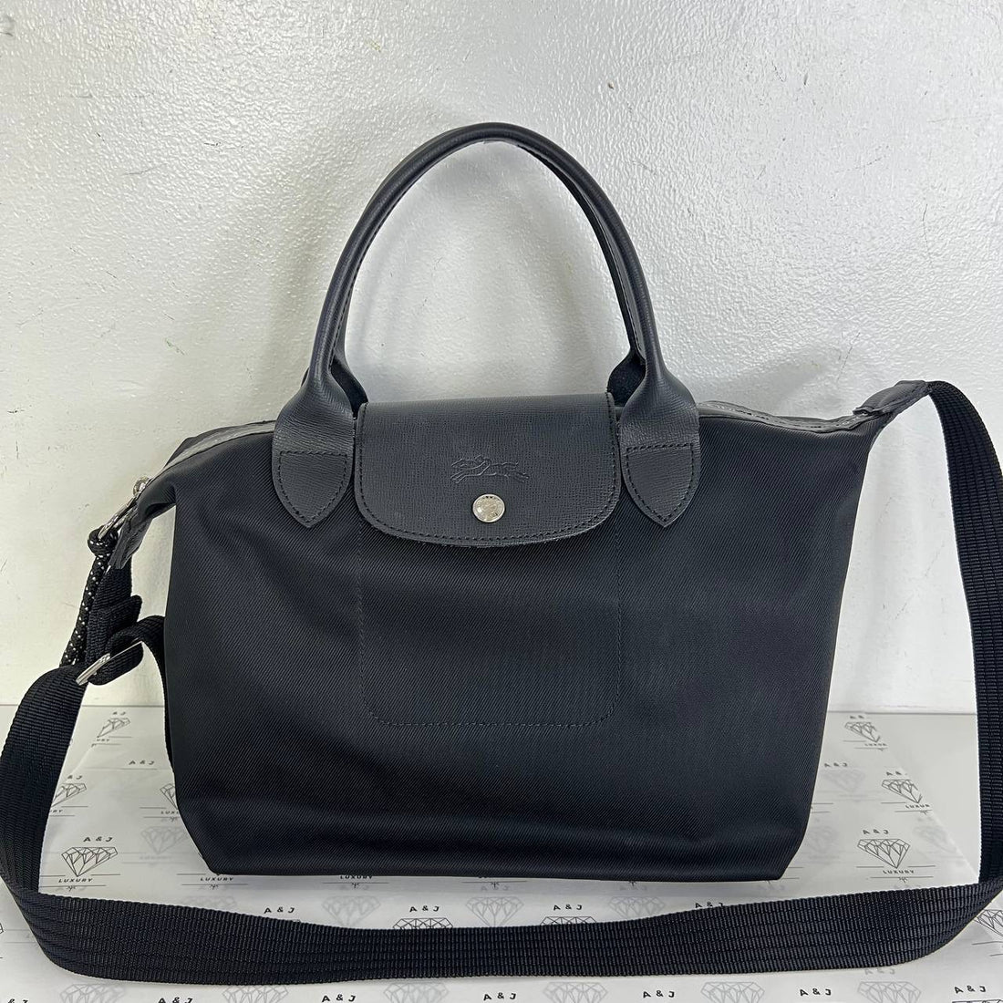 [PRE LOVED] Longchamp Le Pliage in Black Canvass Ashe