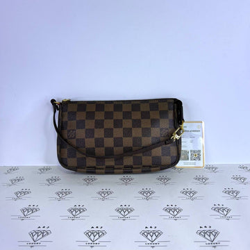 [PRE LOVED] Louis Vuitton Pochette Accessoires in Damier Ebene Canvass (CA0017)