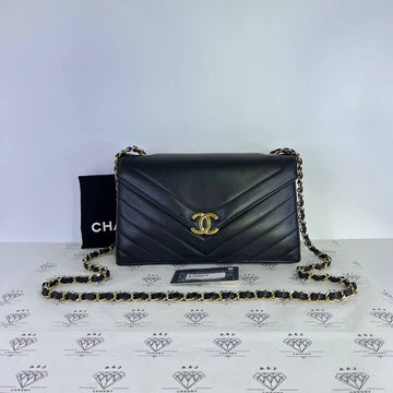 [PRE LOVED] Chanel Chevron Envelope Flap Bag in Black Lambskin Leather Light Gold HW (Series 27)