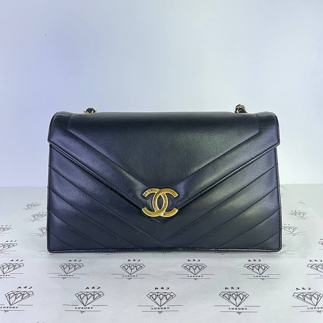 [PRE LOVED] Chanel Chevron Envelope Flap Bag in Black Lambskin Leather Light Gold HW (Series 27)