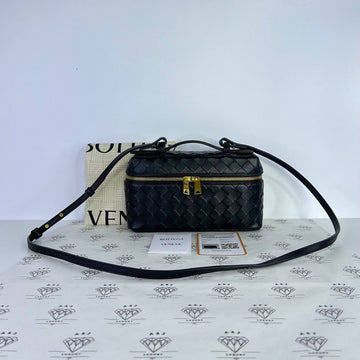 [PRE LOVED] Bottega Veneta Bang Bang Vanity in Black Intrecciato GHW