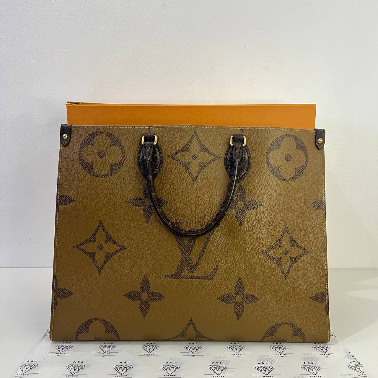 [PRE LOVED] Louis Vuitton OnTheGo GM in Reverse Monogram Canvass (microchipped)