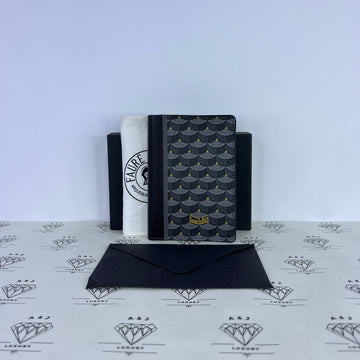 [PRE LOVED] Faure Le Page Etendard Passport Cover in Gray/Black Scale