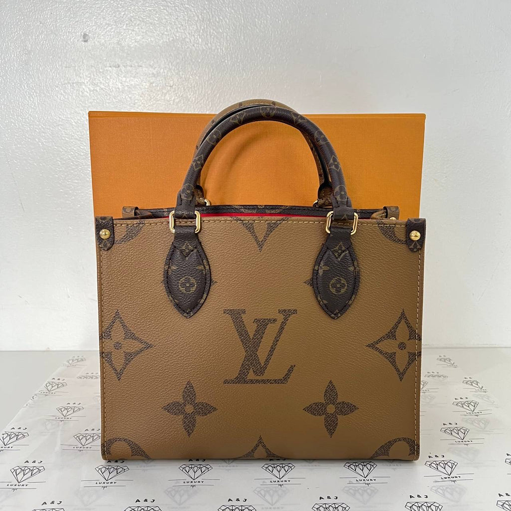 [PRE LOVED] Louis Vuitton OnTheGo PM in Reverse Monogram Canvass (microchipped)