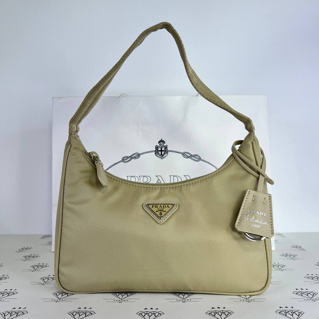 [PRE LOVED] Prada Re-edition 2000 in Cammeo Nylon SHW