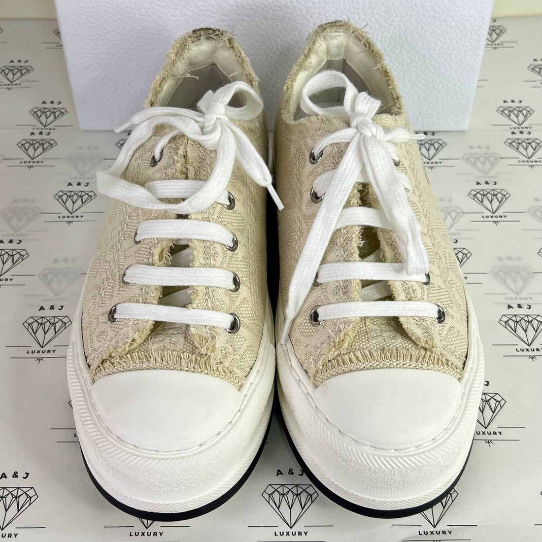 [PRE LOVED] Christian Dior Walk'n'CD Sneakers Fringed in Natural Size 36EU