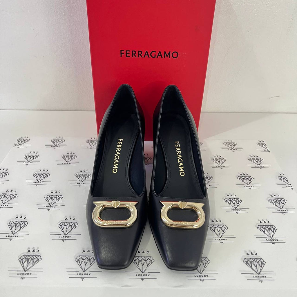 [BRAND NEW] Ferragamo Pump with Gancini Ornament in Size 37.5FR