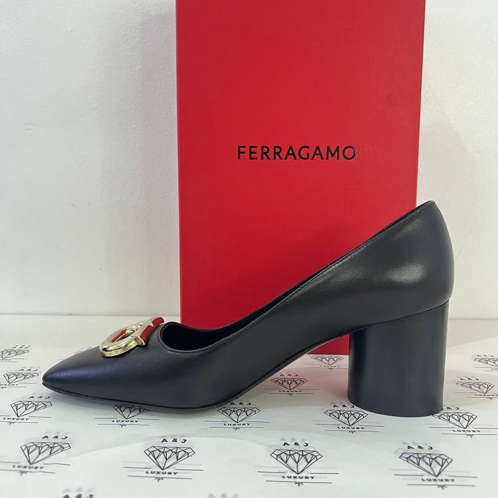 [BRAND NEW] Ferragamo Pump with Gancini Ornament in Size 37.5FR