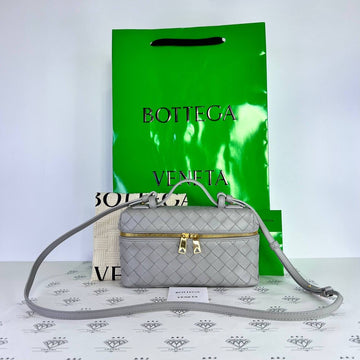 [PRE LOVED] Bottega Veneta Bang Bang Vanity in Gray Intrecciato Leather GHW