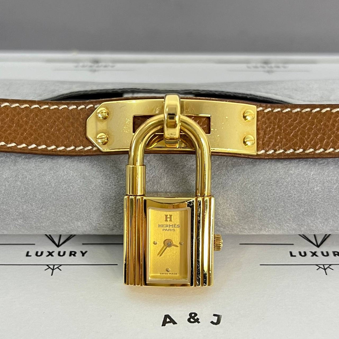 [PRE LOVED] Hermes Vintage Kelly Watch in Gold Epsom GHW (Stamp Z Circle 1996)