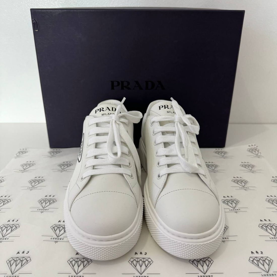 [PRE LOVED] Prada 1E86M Shoes in White and Black Lining Size 38