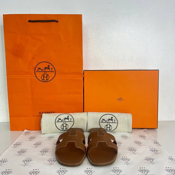 [PRE LOVED] Hermes Oran Sandals in Gold Size 36.5EU