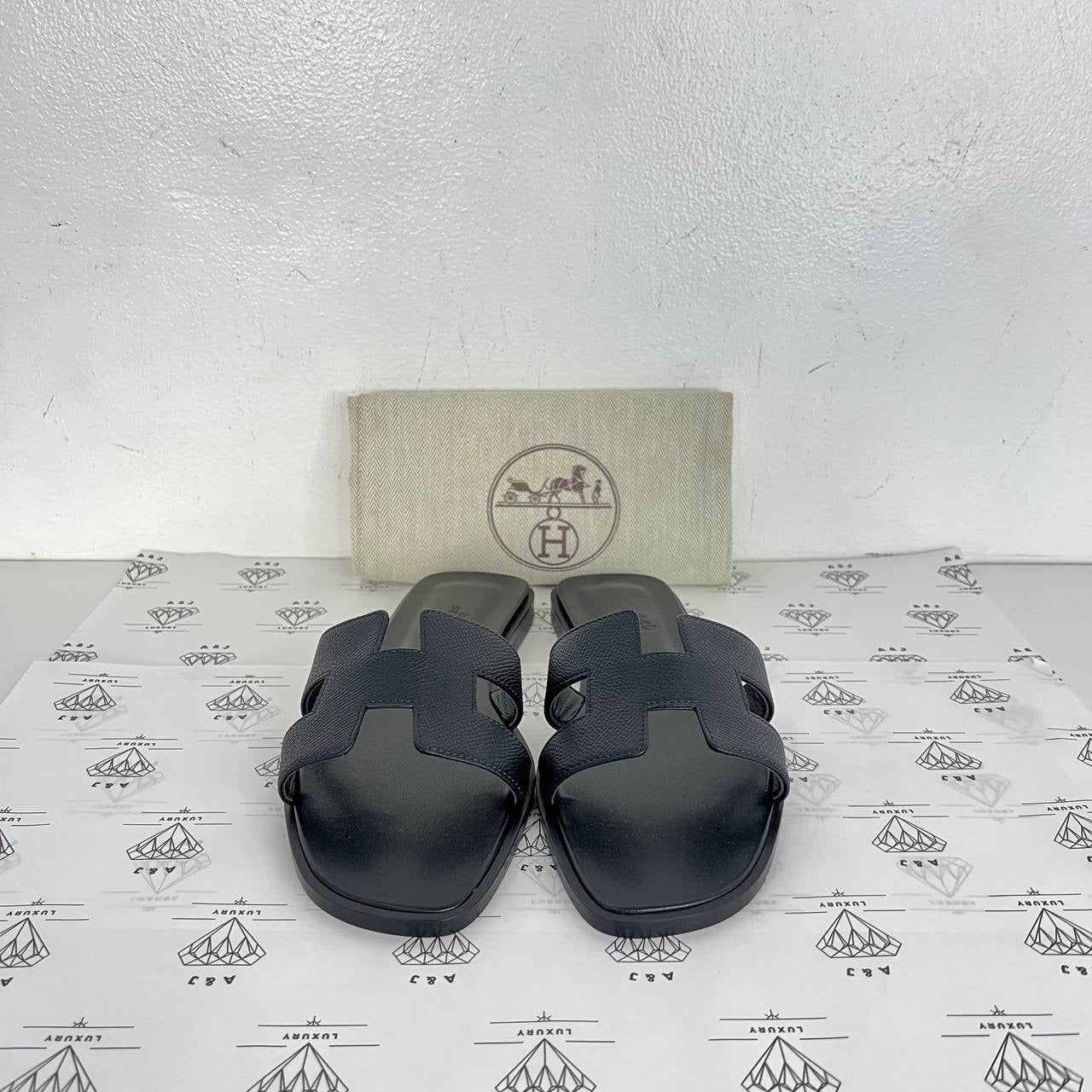 [PRE LOVED] Hermes Oran Sandals in Black Size 39EU