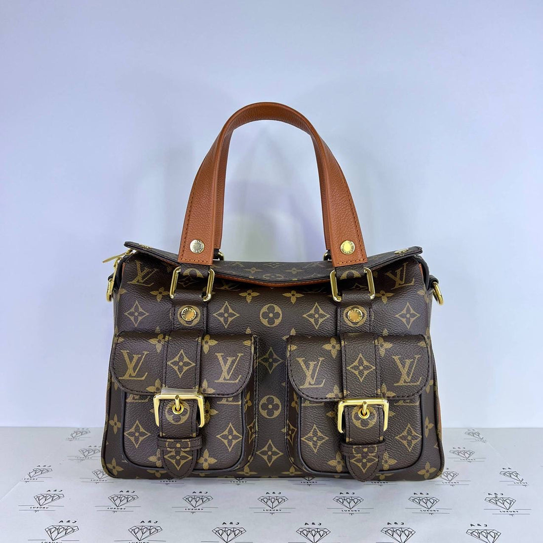 [PRE LOVED] Louis Vuitton Manhattan Sling Bag in Monogram Canvass with Caramel trims (AH3107)