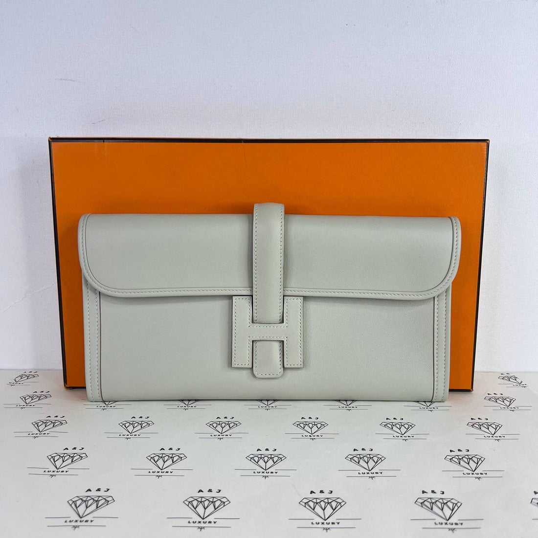 [PRE LOVED] Hermes Jige Clutch in Gris Perle Swift Leather (Stamp X - 2016)