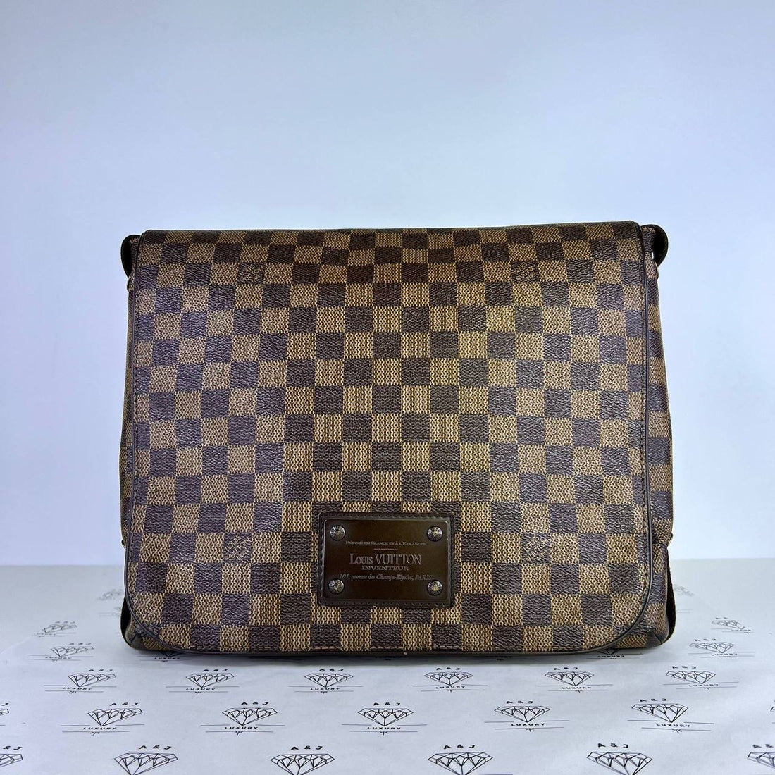 [PRE LOVED] Louis Vuitton Brooklyn MM Messenger Bag in Damier Ebene Canvass (CA5009)