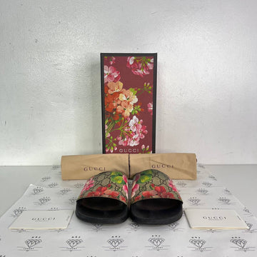 [PRE LOVED] Gucci Blooms Rubber Slides in Black Size 37EU