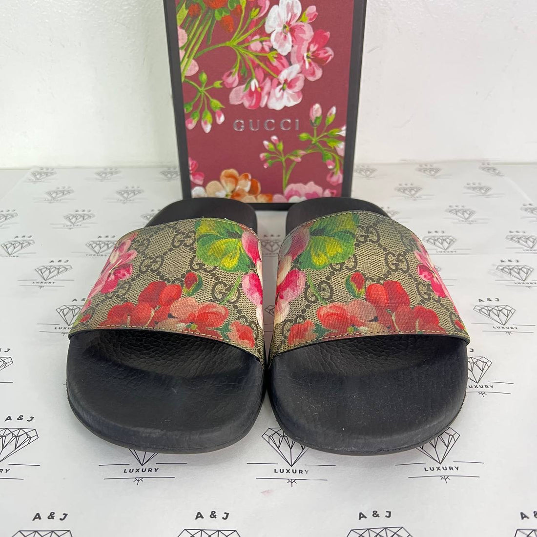 [PRE LOVED] Gucci Blooms Rubber Slides in Black Size 37EU