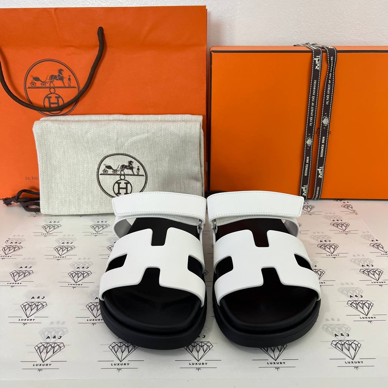 [BRAND NEW] Hermes Chypre in White Size 36EU