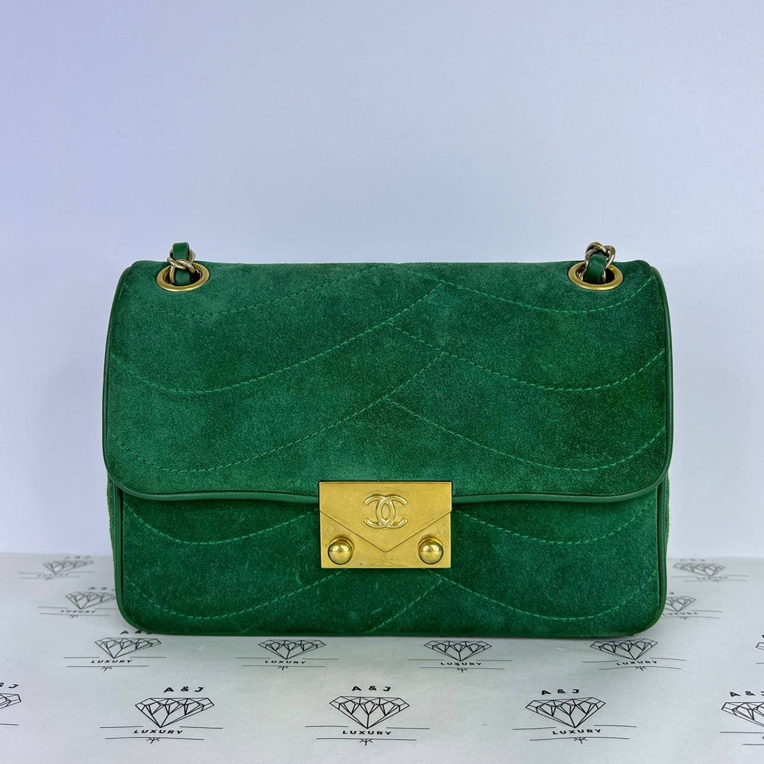 [PRE LOVED] Chanel Small Scallop Pagoda Flap Bag in Green Suede/Lambskin GHW (Series 21)