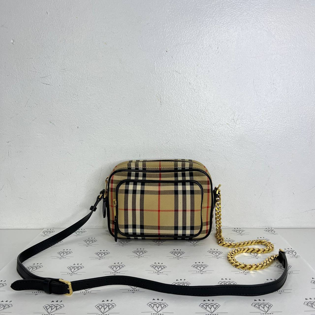 [PRE LOVED] Burberry Canvass Camera Bag in Brown GHW