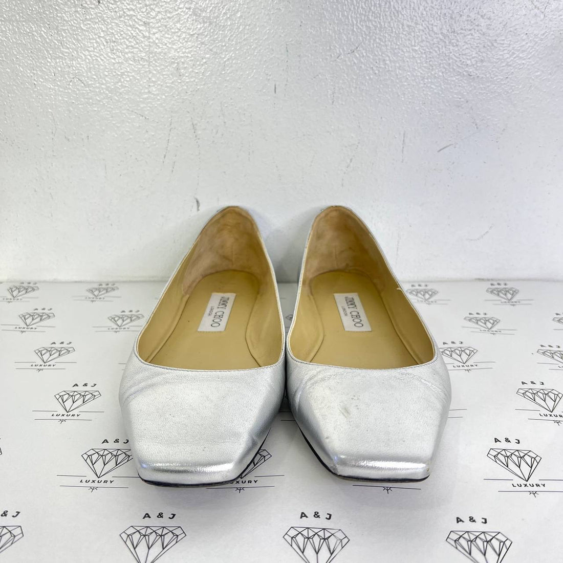 [PRE LOVED] Jimmy Choo Leather Ballet Flats in Silver Size 38EU