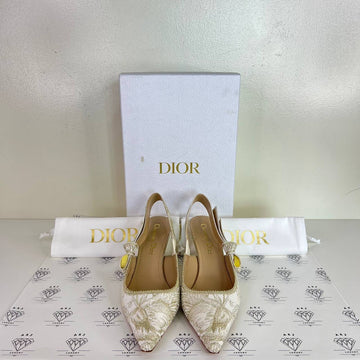 [PRE LOVED] Christian Dior Slingback Kitten Heel Pump in White Toile de Juoy Size 35EU