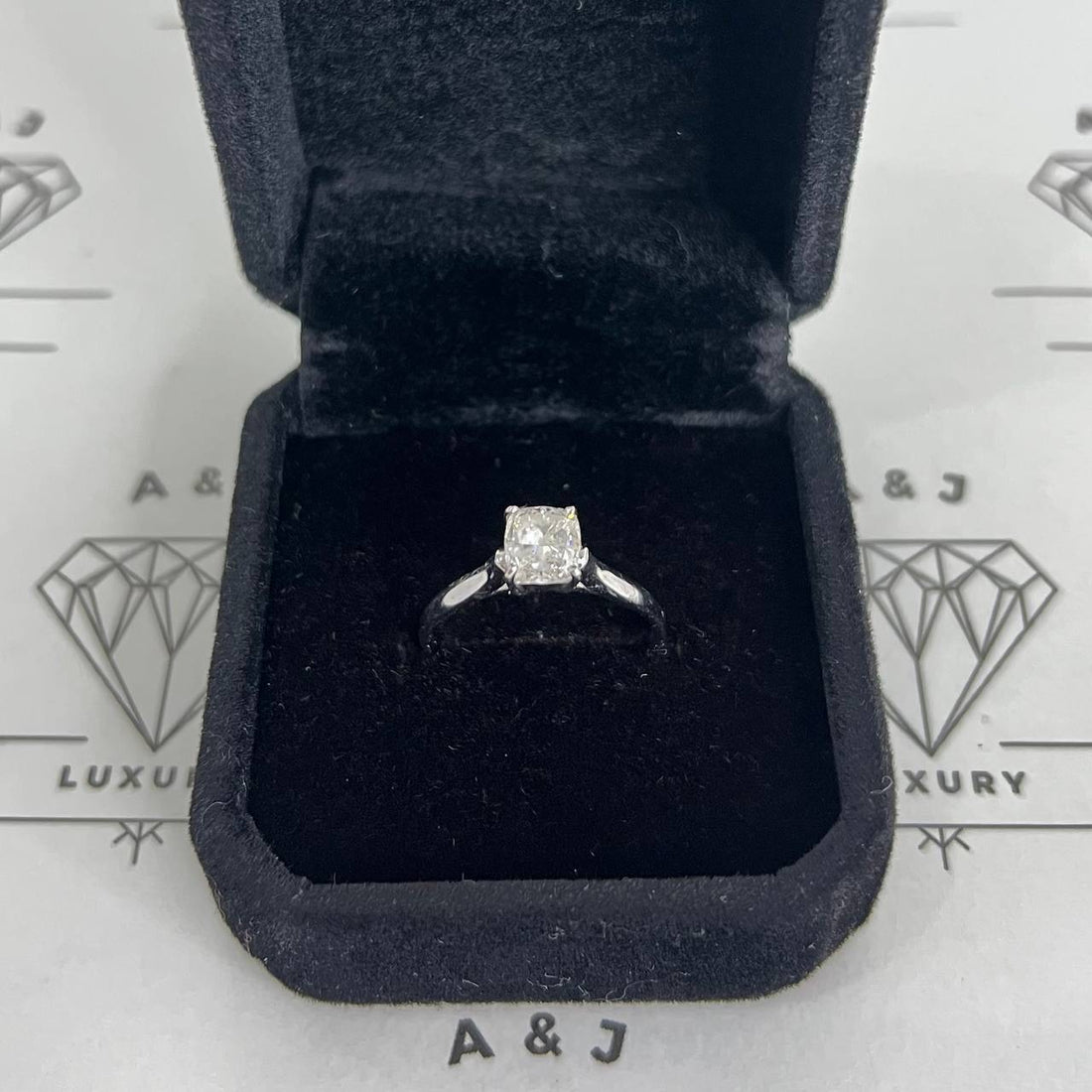 [BRAND NEW] Cushion Solitaire Ring 1CT VS2 Clarity