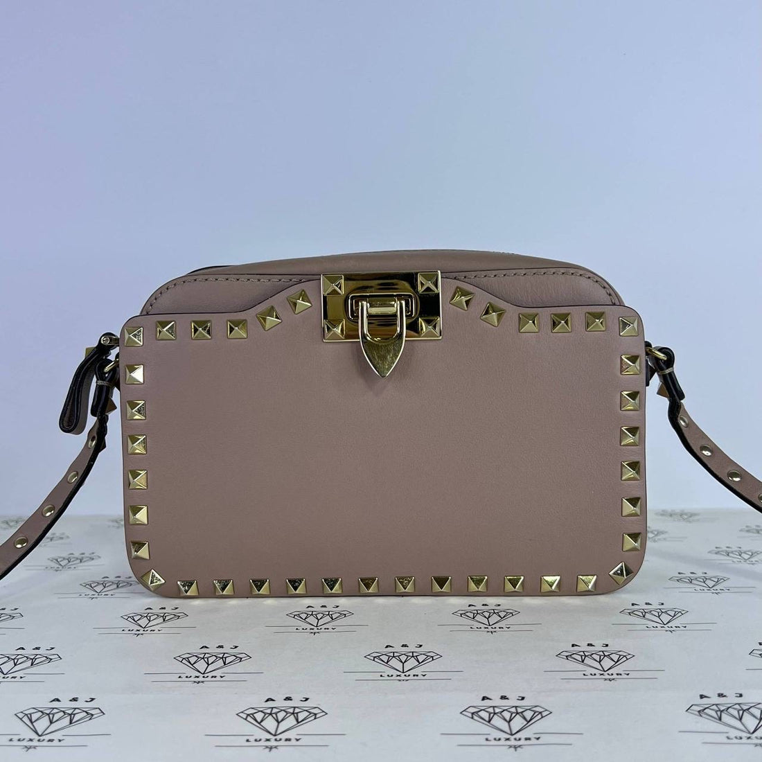 [PRE LOVED] Valentino Rockstud Camera Bag in Poudre GHW
