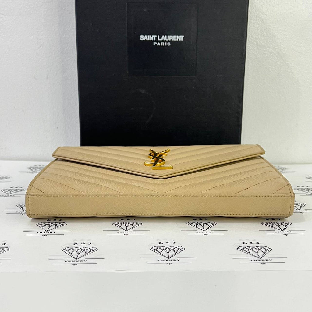 [PRE LOVED] Yves Saint Laurent Medium Wallet on Chain in Beige Grain De Poudre Leather GHW