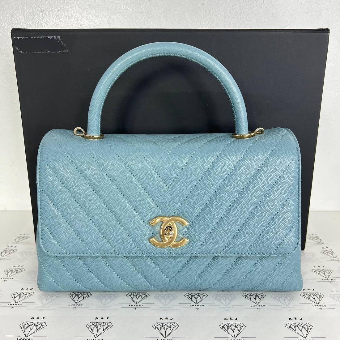[PRE LOVED] Chanel Medium Chevron Coco Handle in Blue Caviar GHW (Series 29)