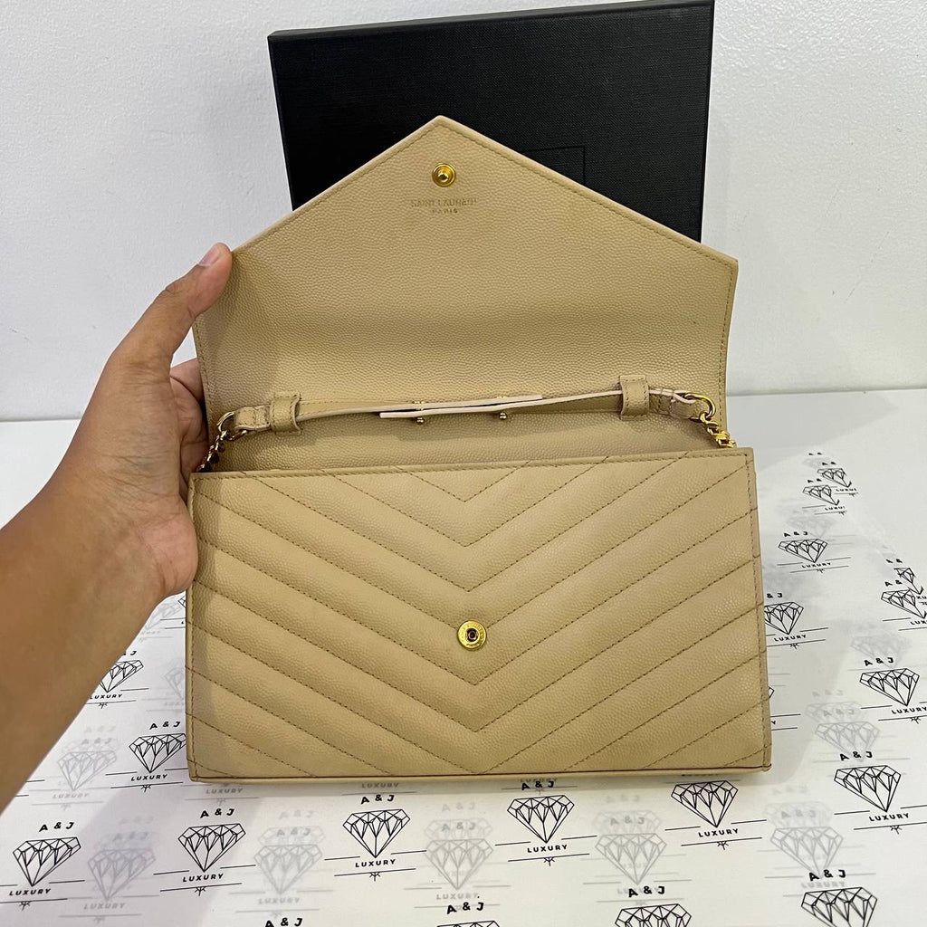 [PRE LOVED] Yves Saint Laurent Medium Wallet on Chain in Beige Grain De Poudre Leather GHW