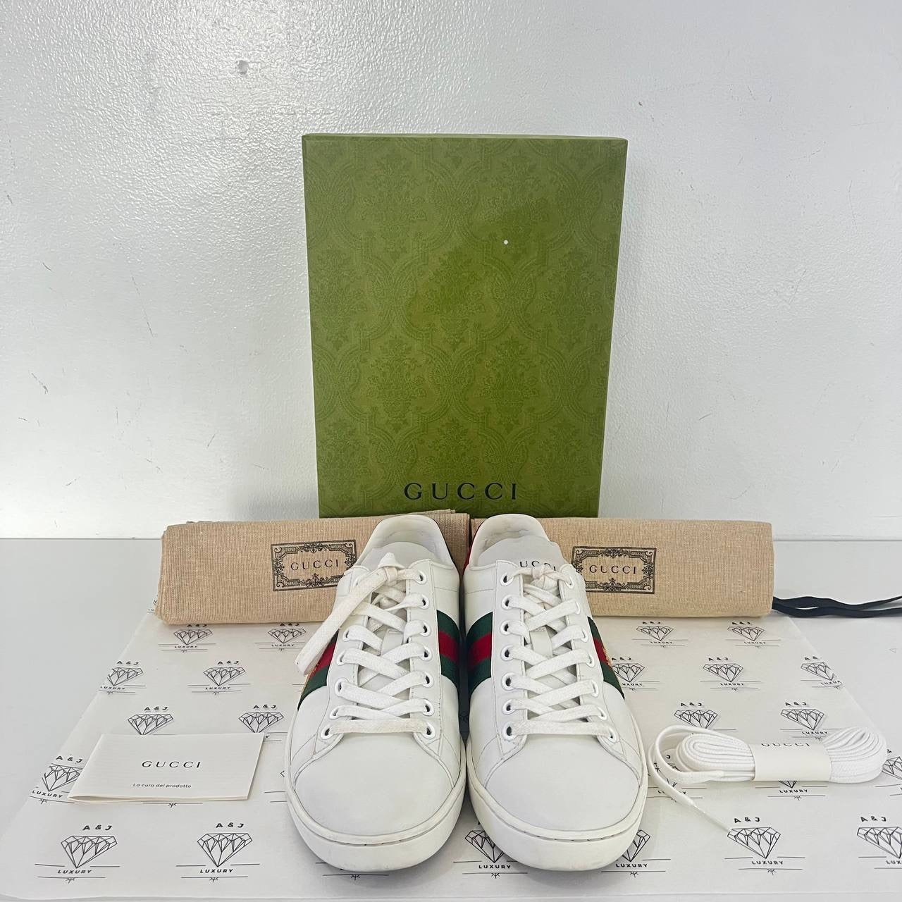 [PRE LOVED] Gucci Ace Sneakers with Bee in Size 36EU