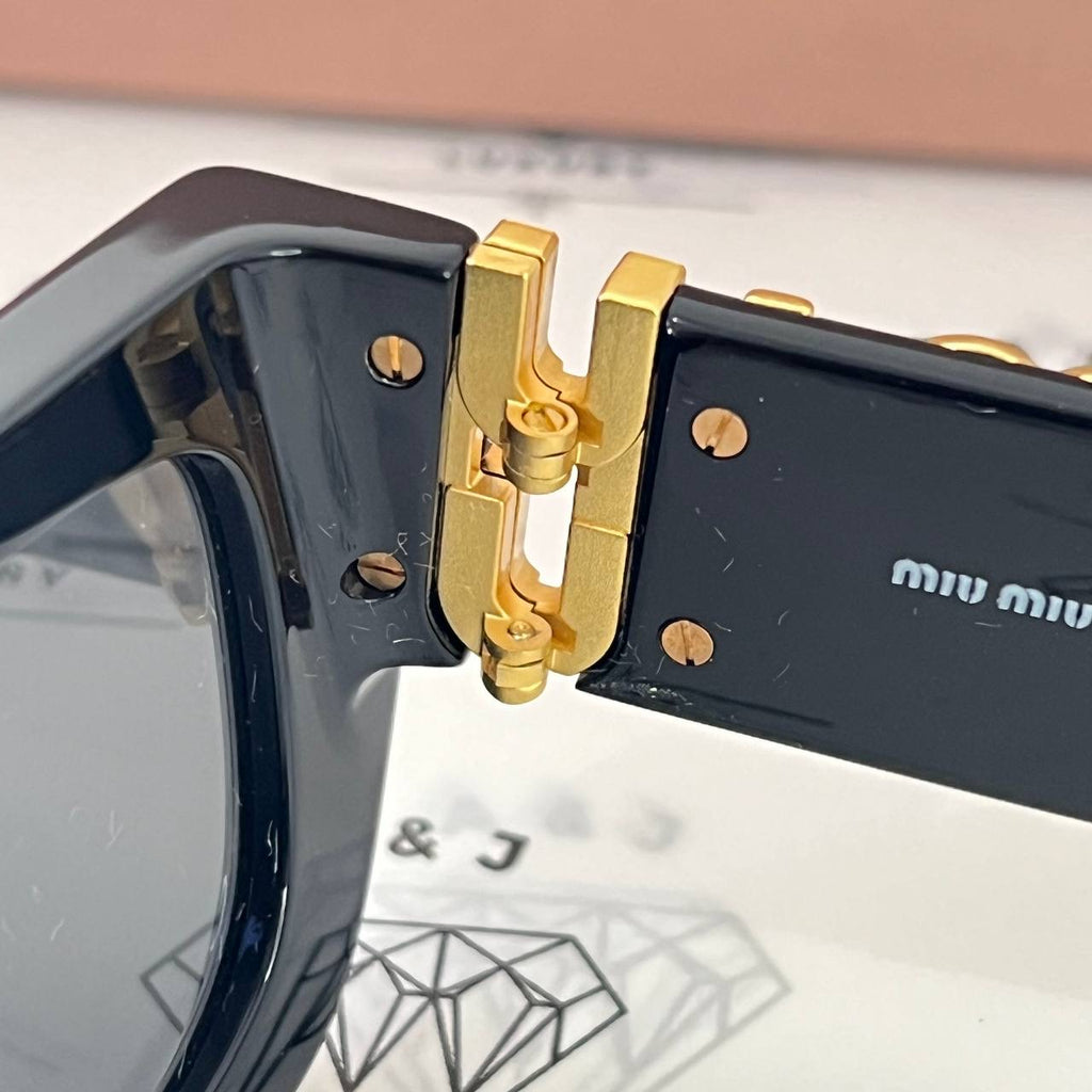 [PRE LOVED] Miu Miu Glimpse Sunglasses in Black