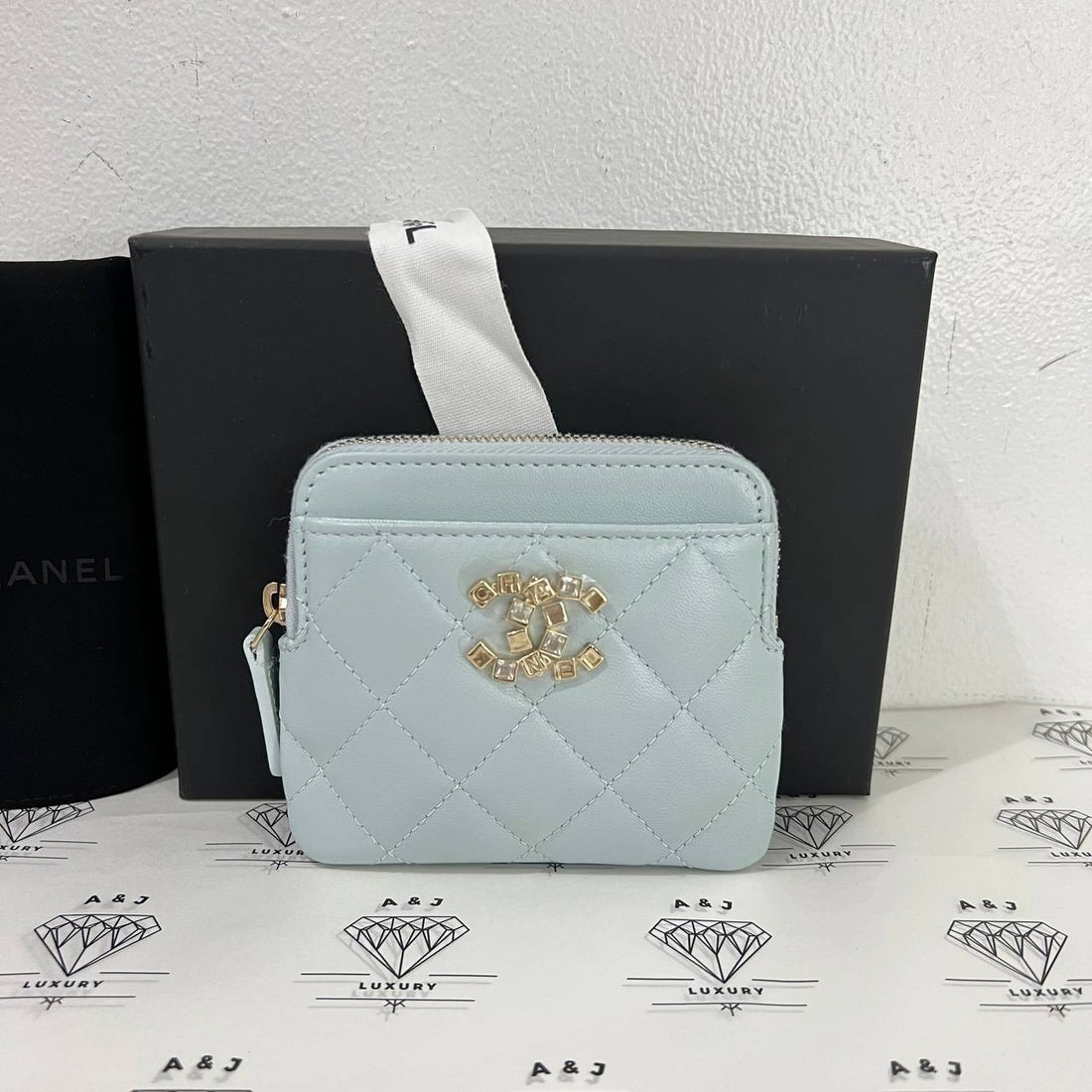 [PRE LOVED] Chanel Seasonal C19 Zipped Cardholder in Light Blue Lambskin Leather Light Gold HW (microchipped)