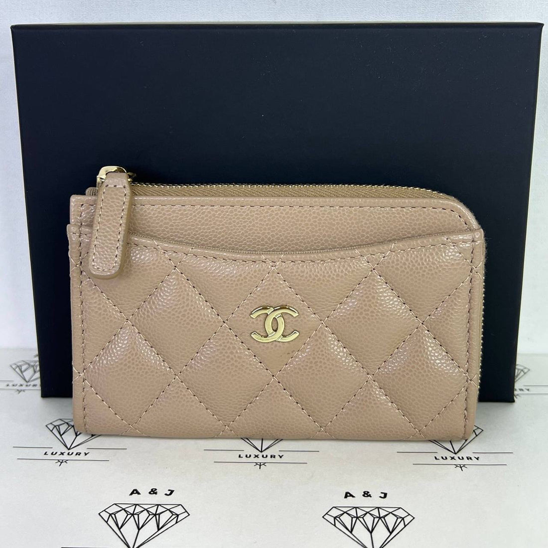 [PRE LOVED] Chanel Zipped Cardholder in Dark Beige Caviar Leather GHW (microchipped)