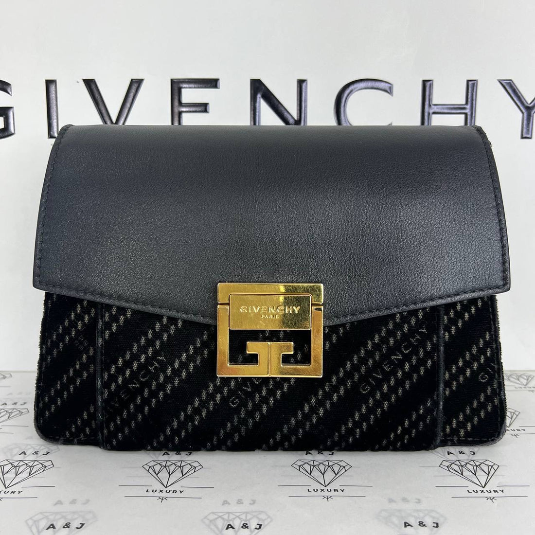 [PRE LOVED] Givenchy GV3 Small Bag in Black GHW