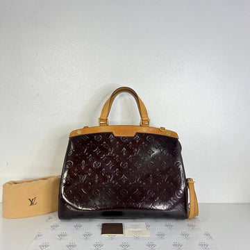 [PRE LOVED] Louis Vuitton Brea MM in Amarante Vernis Leather