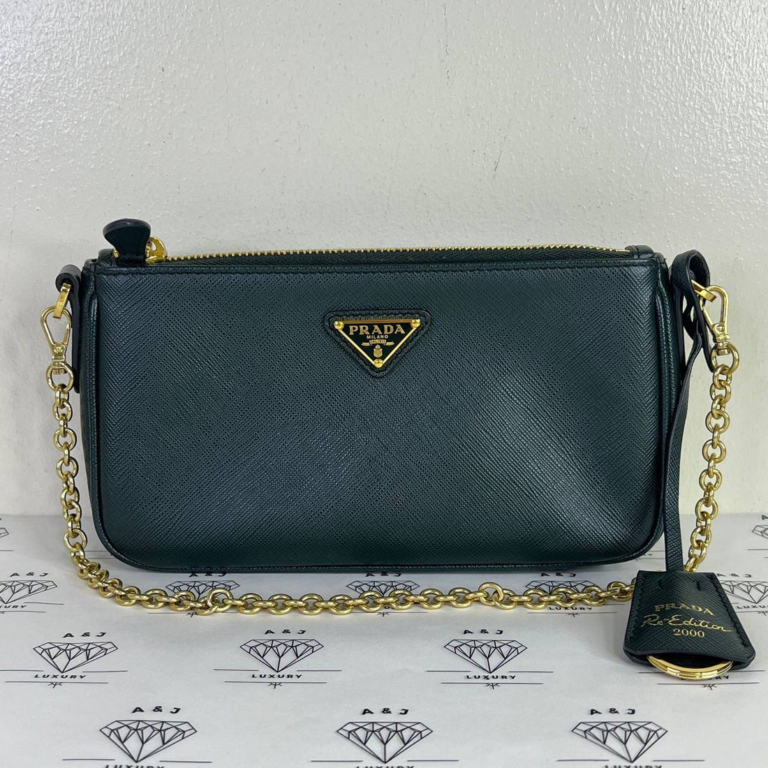 [PRE LOVED] Prada Re-edition 2000 Camera Bag in Green Saffiano Leather GHW