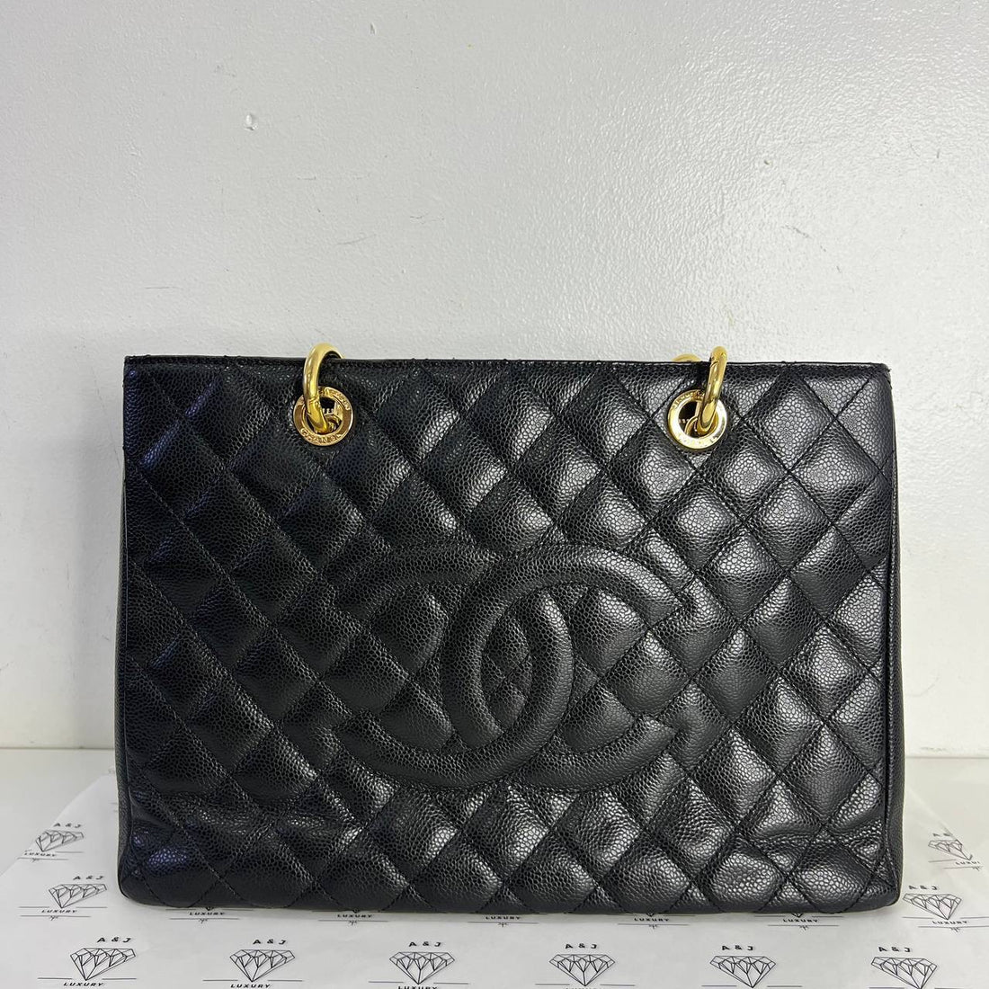 [PRE LOVED] Chanel GST in Black Caviar GHW (Series 17)