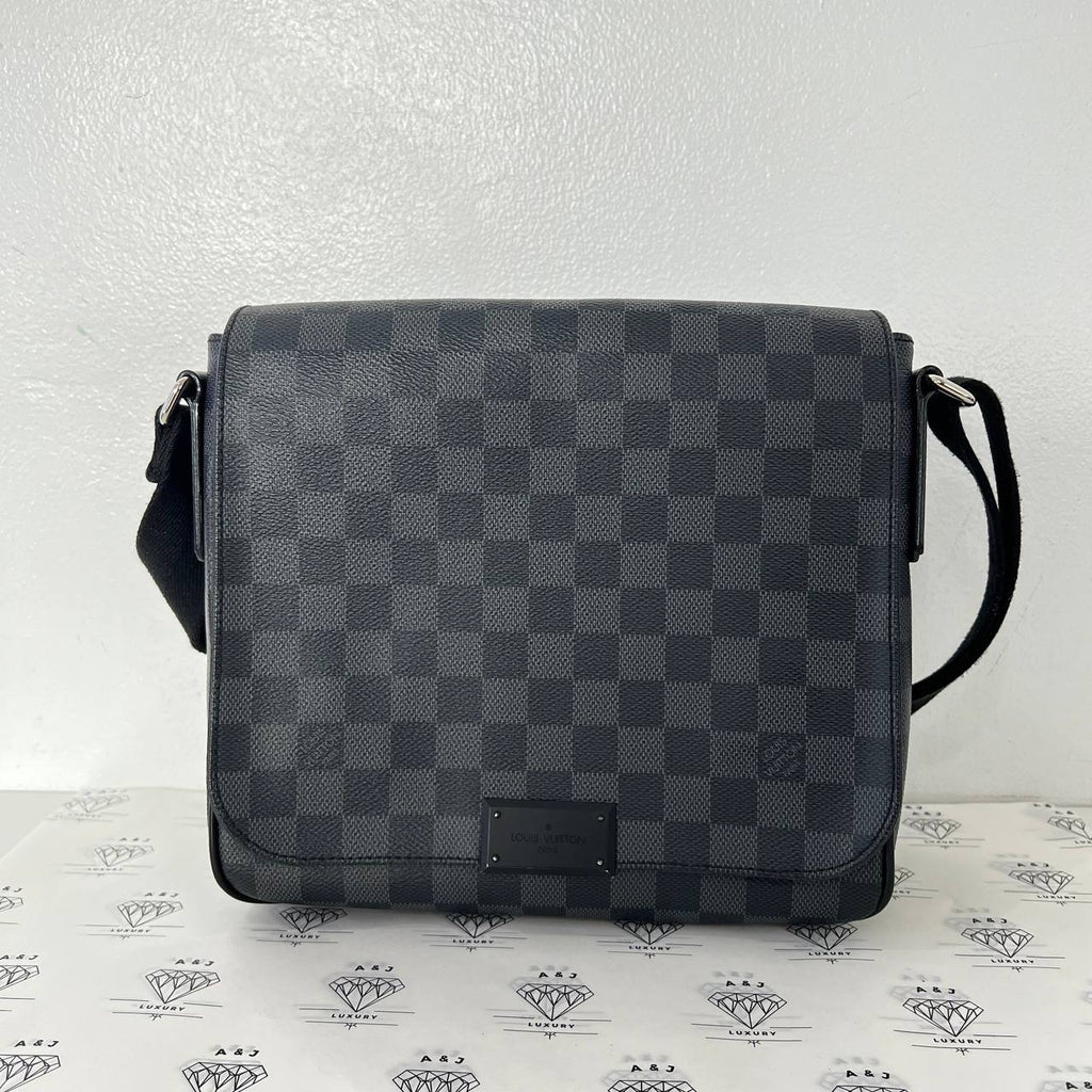 [PRE LOVED] Louis Vuitton District PM in Graphite Canvass (CA2155)