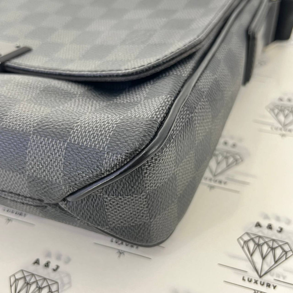 [PRE LOVED] Louis Vuitton District PM in Graphite Canvass (CA2155)